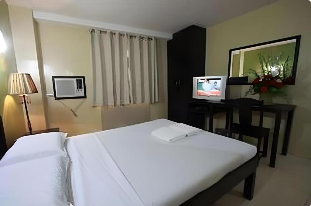 Sampaguita Suites Plaza Garcia Cebu Екстер'єр фото